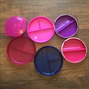 🥳🥳3/$10 dinnerware bundle. 6 pieces plus lid.